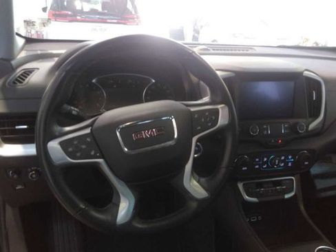 Used 2024 GMC Terrain SLT AWD/4WD image 4