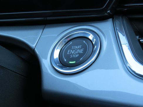 New 2026 Chevrolet Trax LT w/ Sunroof Package image 20