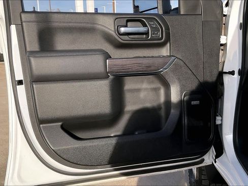 Certified 2021 Chevrolet Silverado 2500 LTZ w/ LTZ Premium Package image 20