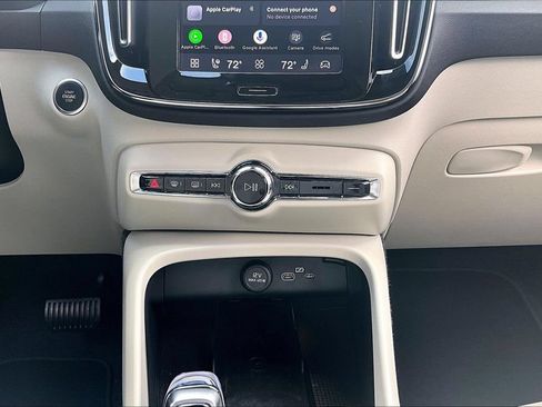 Certified 2026 Volvo XC40 B5 Ultra AWD/4WD image 41