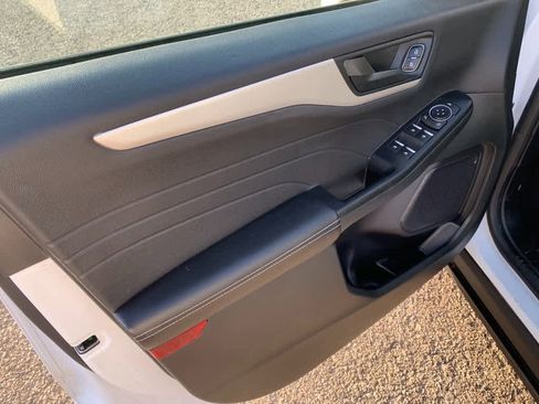 Used 2022 Ford Escape SE w/ Cold Weather Package image 21