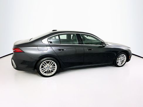Used 2025 BMW 530i image 10
