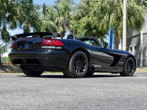Used 2004 Dodge Viper SRT-10 image 21