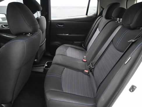 Used 2023 Nissan Leaf S image 27