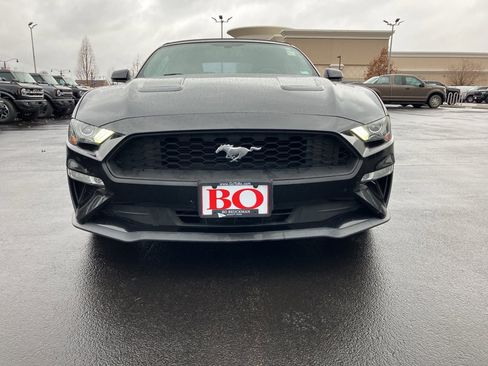 Used 2018 Ford Mustang Premium image 2