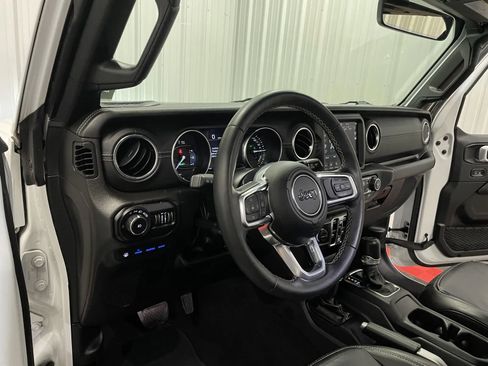 Used 2021 Jeep Wrangler Unlimited Sahara w/ Cold Weather Group AWD/4WD image 41
