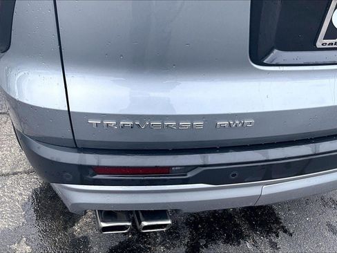 Used 2024 Chevrolet Traverse LT AWD/4WD image 6
