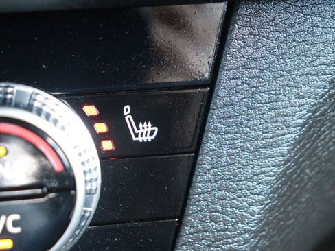 Used 2024 Mitsubishi Outlander 4WD Plug-In Hybrid image 18