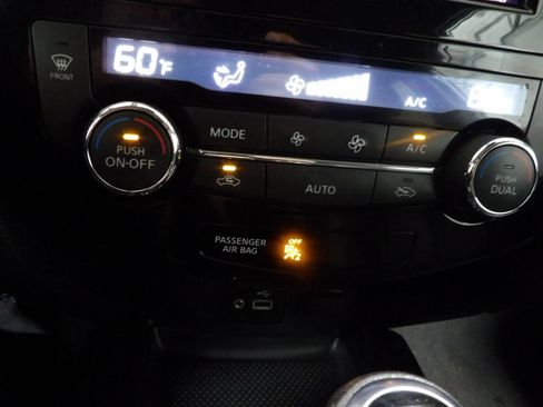 Used 2018 Nissan Rogue SL AWD/4WD image 14