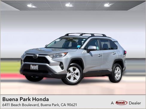 Used 2019 Toyota RAV4 XLE w/ Carpet Mat Package AWD/4WD image 1