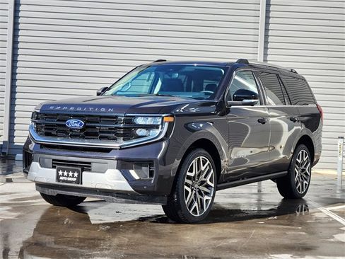 New 2026 Ford Expedition Platinum image 2