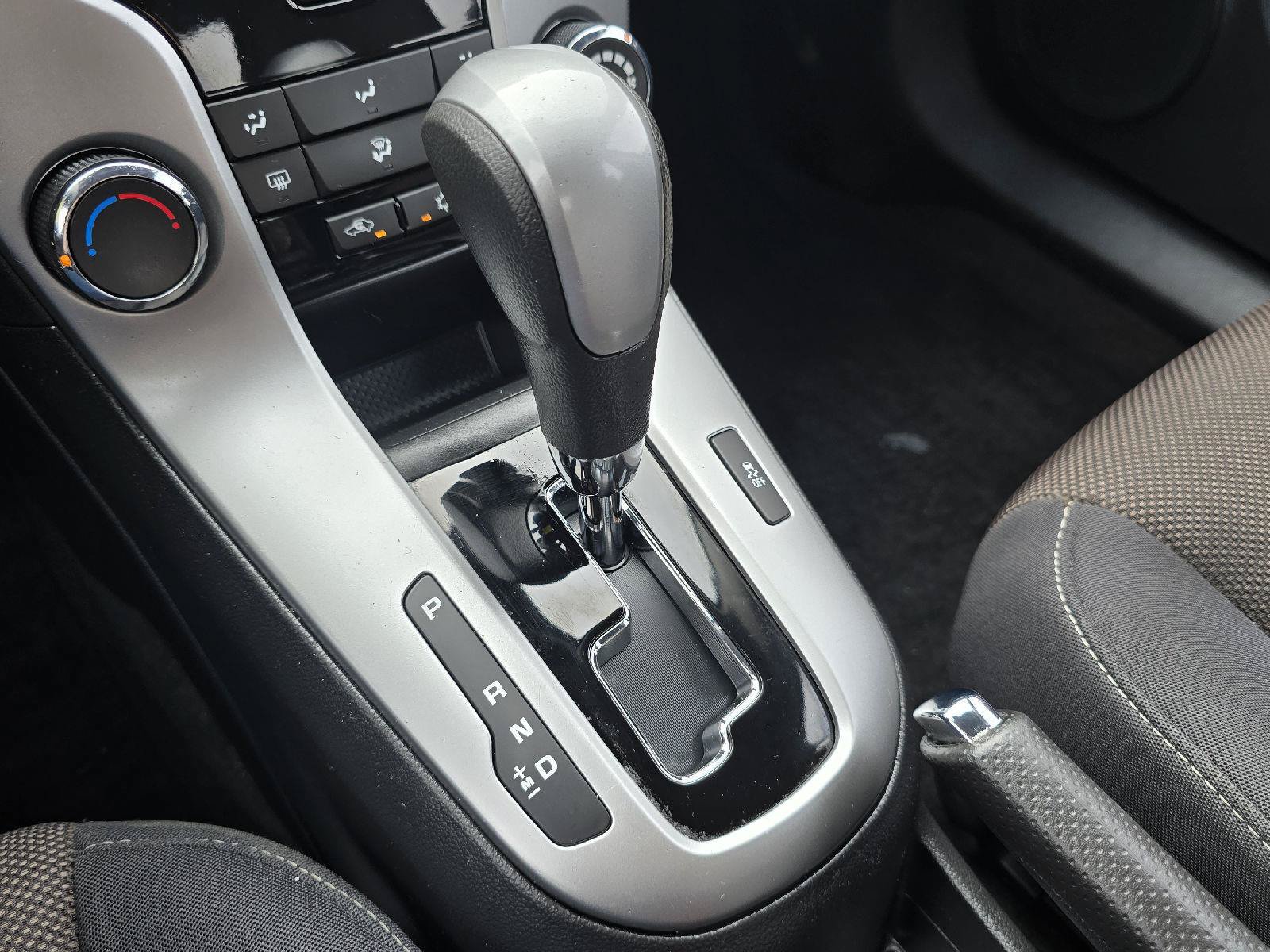 Used 2015 Chevrolet Cruze Eco FWD image 25