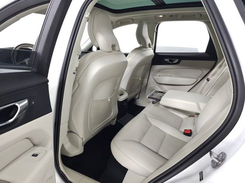 Certified 2025 Volvo XC60 T8 Plus w/ Climate Package AWD/4WD image 32