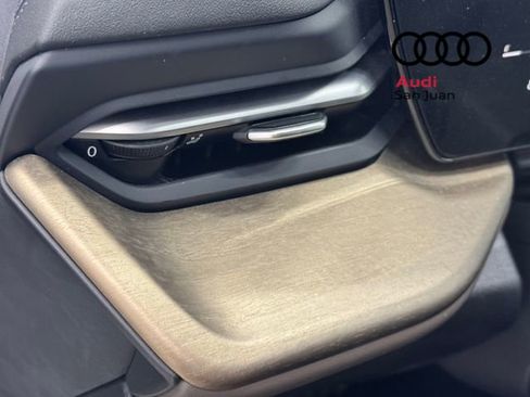 Used 2025 Audi Q5 Premium w/ Convenience Package image 32