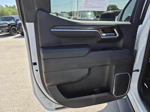 Used 2022 GMC Sierra 1500 Elevation w/ Elevation Premium Package AWD/4WD image 35
