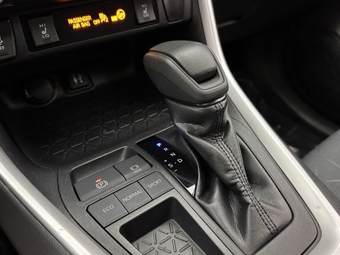 Used 2019 Toyota RAV4 XLE image 16