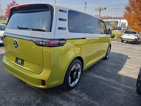 New 2025 Volkswagen ID. Buzz Pro S Plus image 5