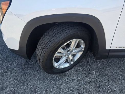 Used 2023 GMC Terrain SLE w/ LPO, Floor Liner Package AWD/4WD image 29