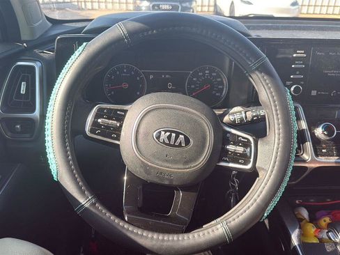 Used 2021 Kia Sorento LX AWD/4WD image 3
