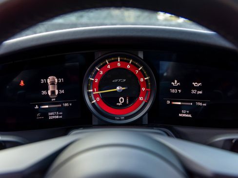 Used 2022 Porsche 911 GT3 image 33