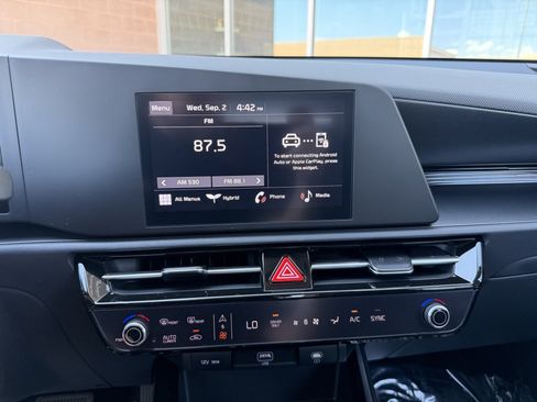 Used 2025 Kia Niro LX FWD image 18