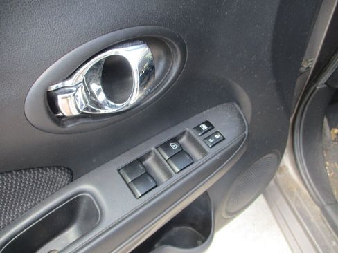 Used 2013 Nissan Versa SV w/ Convenience Pkg FWD image 24