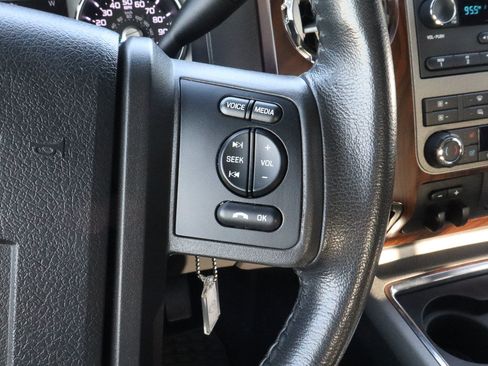 Used 2011 Ford F250 Lariat w/ Lariat Interior Pkg AWD/4WD image 32