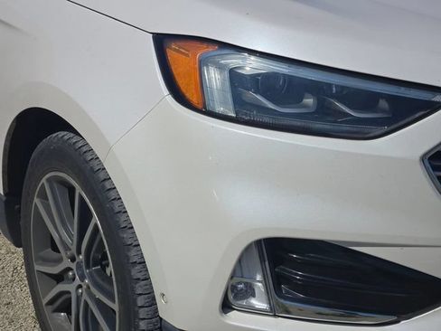 Used 2019 Ford Edge Titanium w/ Equipment Group 301A AWD/4WD image 4