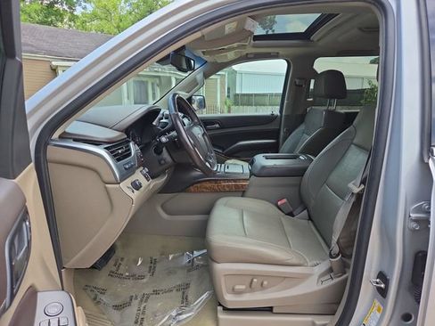 Used 2016 Chevrolet Suburban LTZ RWD image 21