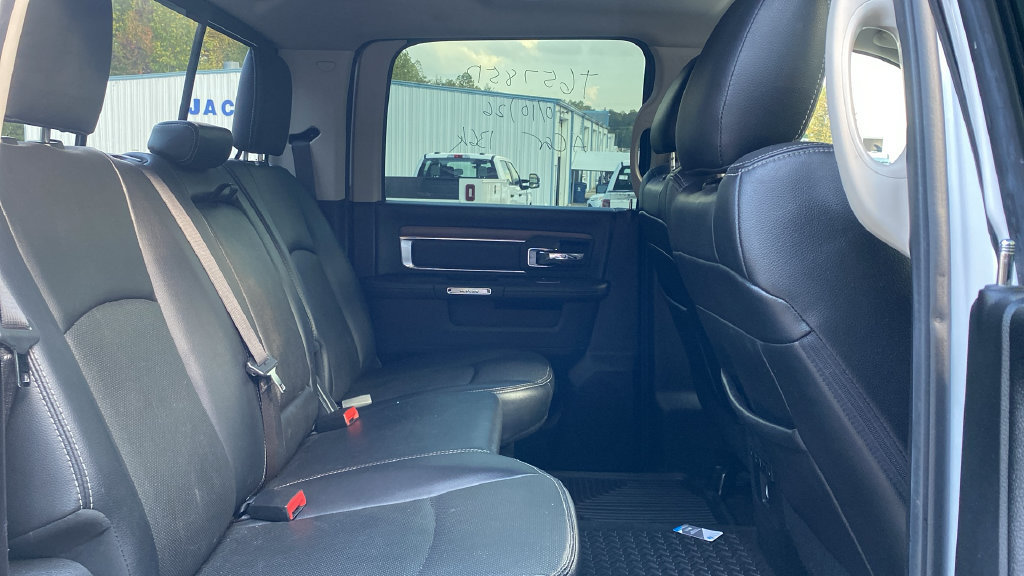 Used 2017 RAM 1500 Laramie w/ Convenience Group AWD/4WD image 13