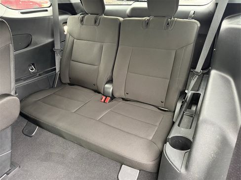 Used 2024 Ford Explorer XLT image 34