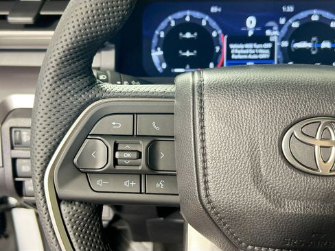 New 2025 Toyota Tacoma TRD Off-Road image 17