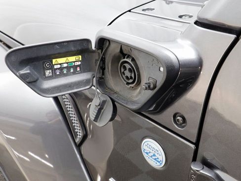 Used 2023 Jeep Wrangler Unlimited Sahara w/ Cold Weather Group image 16