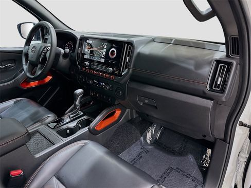 Used 2025 Nissan Frontier PRO-4X w/ Pro Premium Package image 30