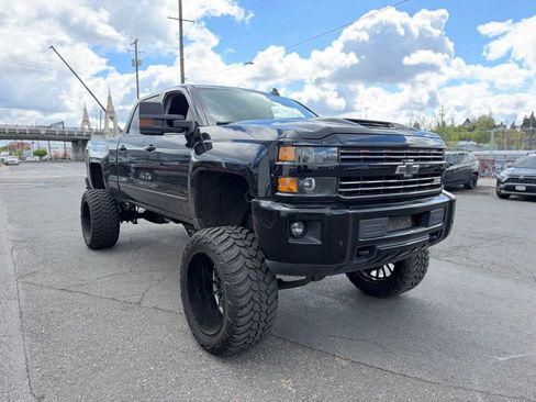Used 2019 Chevrolet Silverado 2500 LTZ w/ Duramax Plus Package AWD/4WD image 7