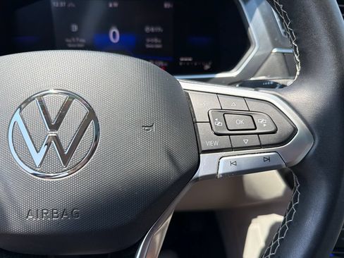 Certified 2023 Volkswagen Tiguan SE w/ Panoramic Sunroof Package AWD/4WD image 12