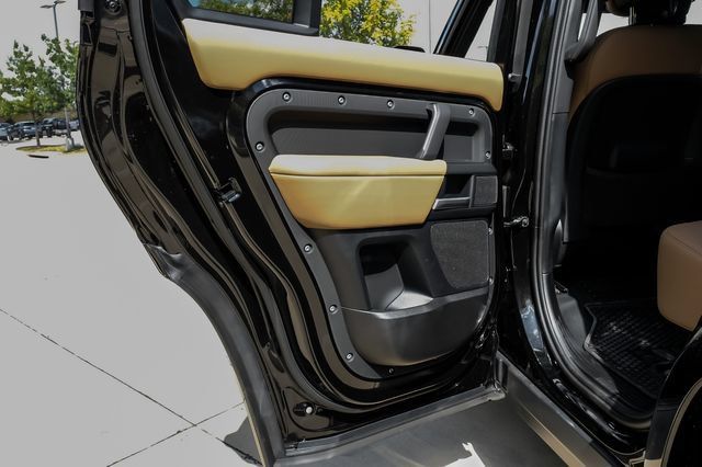 New 2026 Land Rover Defender 110 X-Dynamic SE AWD/4WD image 59