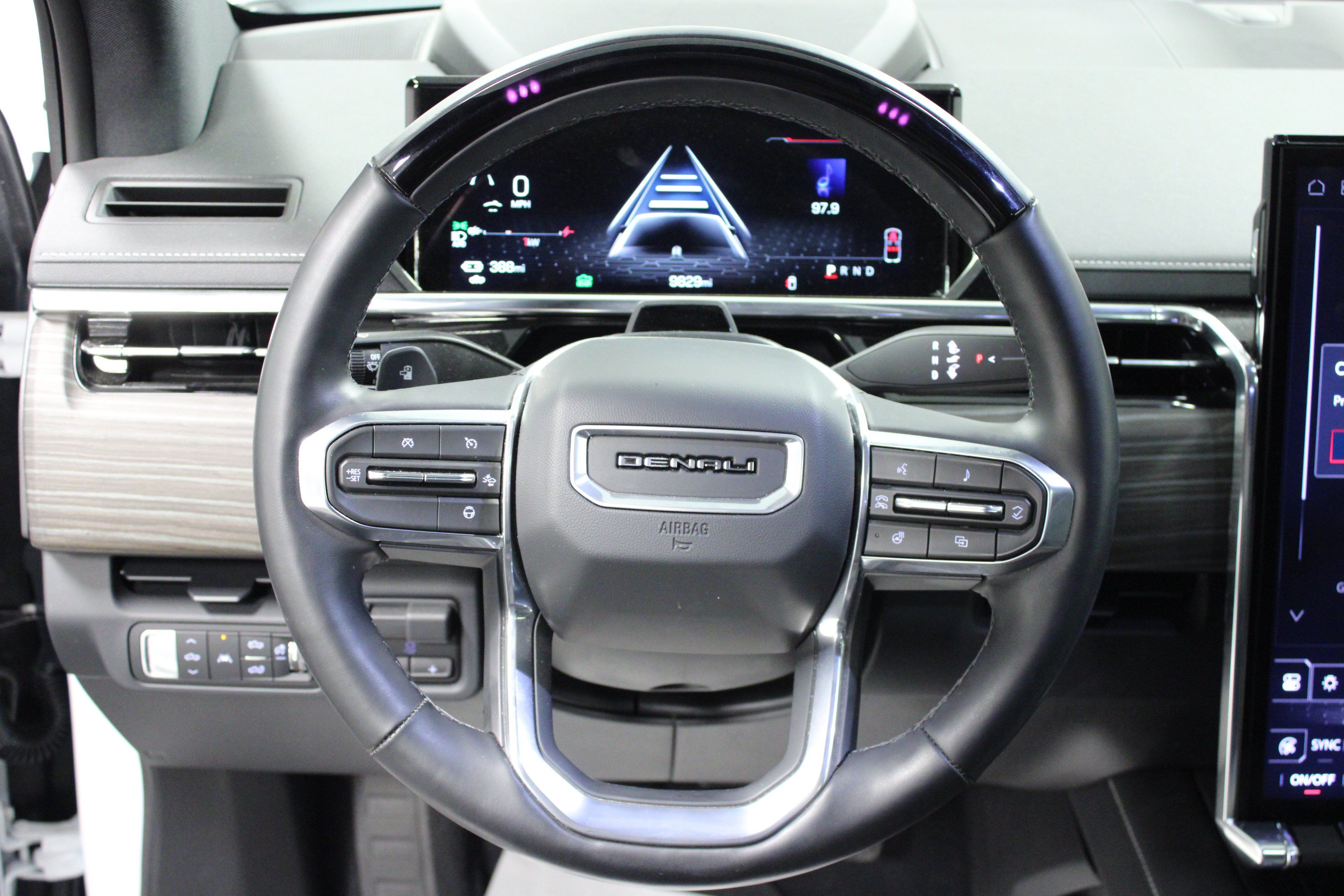 Used 2025 GMC Sierra EV Denali AWD/4WD image 17