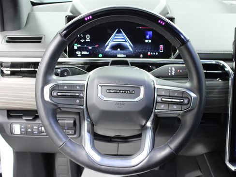 Used 2025 GMC Sierra EV Denali AWD/4WD image 17