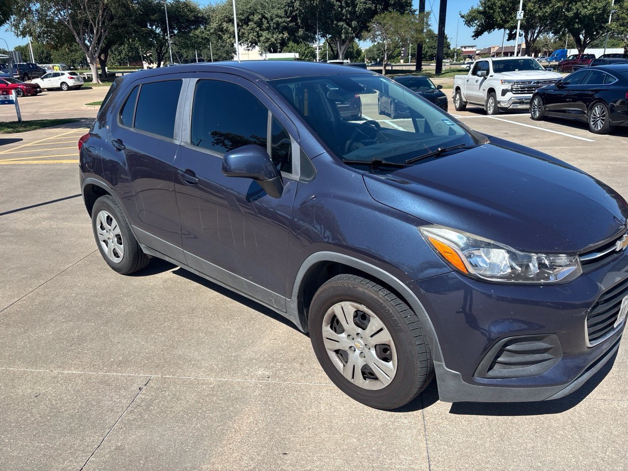 Used 2019 Chevrolet Trax LS FWD image 2