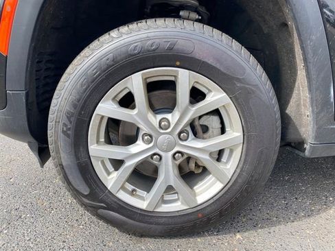 Used 2023 Jeep Grand Cherokee Limited image 22