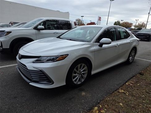 Used 2022 Toyota Camry LE w/ Carpet Mat Package (TMS) image 14
