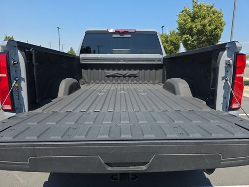 Used 2024 Chevrolet Silverado 2500 ZR2 w/ Technology Package AWD/4WD image 27