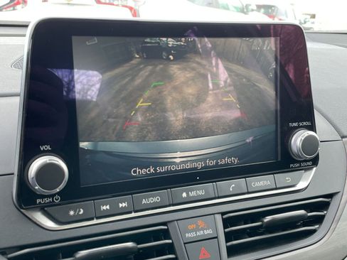 Used 2025 Nissan Altima 2.5 SV image 24