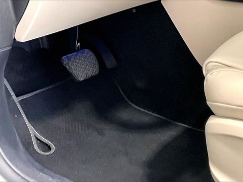 Used 2023 Mercedes-Benz GLB 250 image 22