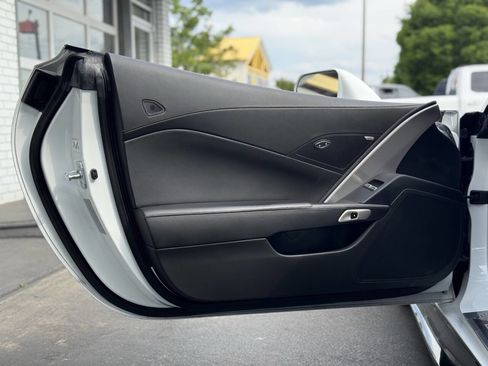 Used 2014 Chevrolet Corvette Stingray Coupe RWD image 14