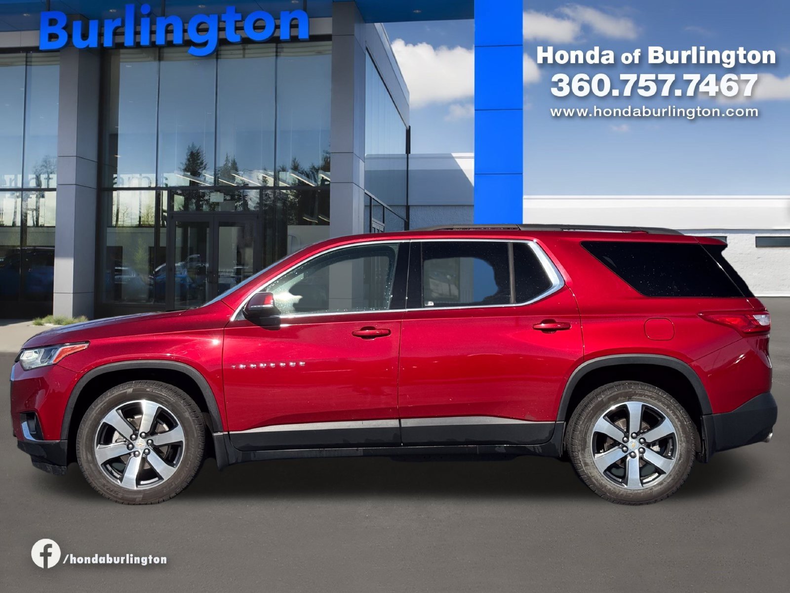 Used 2020 Chevrolet Traverse LT w/ LT Premium Package AWD/4WD image 3
