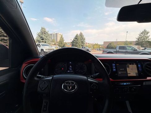 Used 2016 Toyota Tacoma TRD Off-Road w/ Premium & Technology Package AWD/4WD image 22