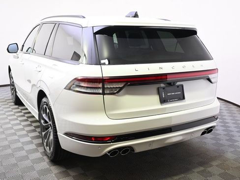 New 2026 Lincoln Aviator AWD image 4