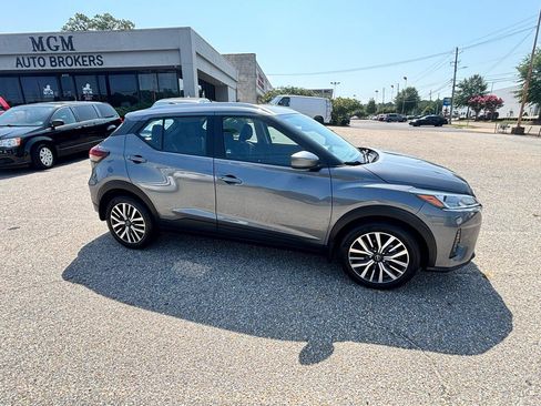 Used 2023 Nissan Kicks SV FWD image 35